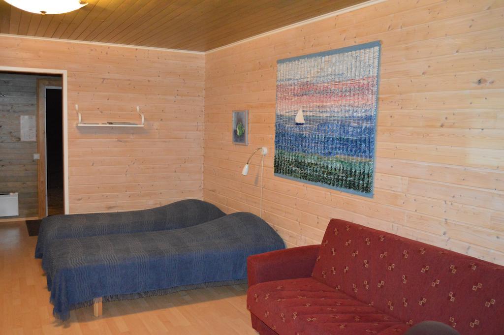 Vuosnaisten Meriasema Kustavi